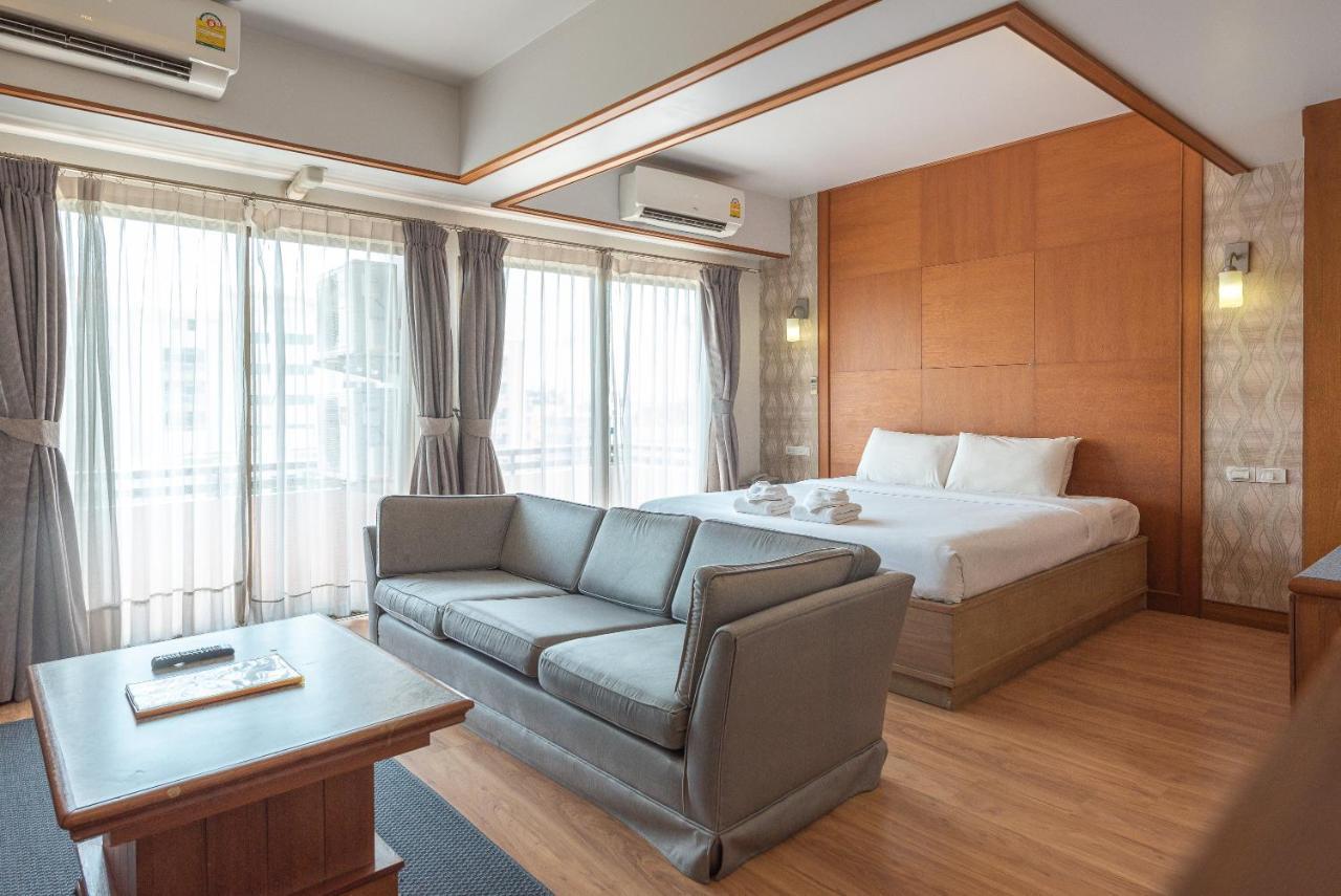 Nonthaburi Palace Hotel Room photo