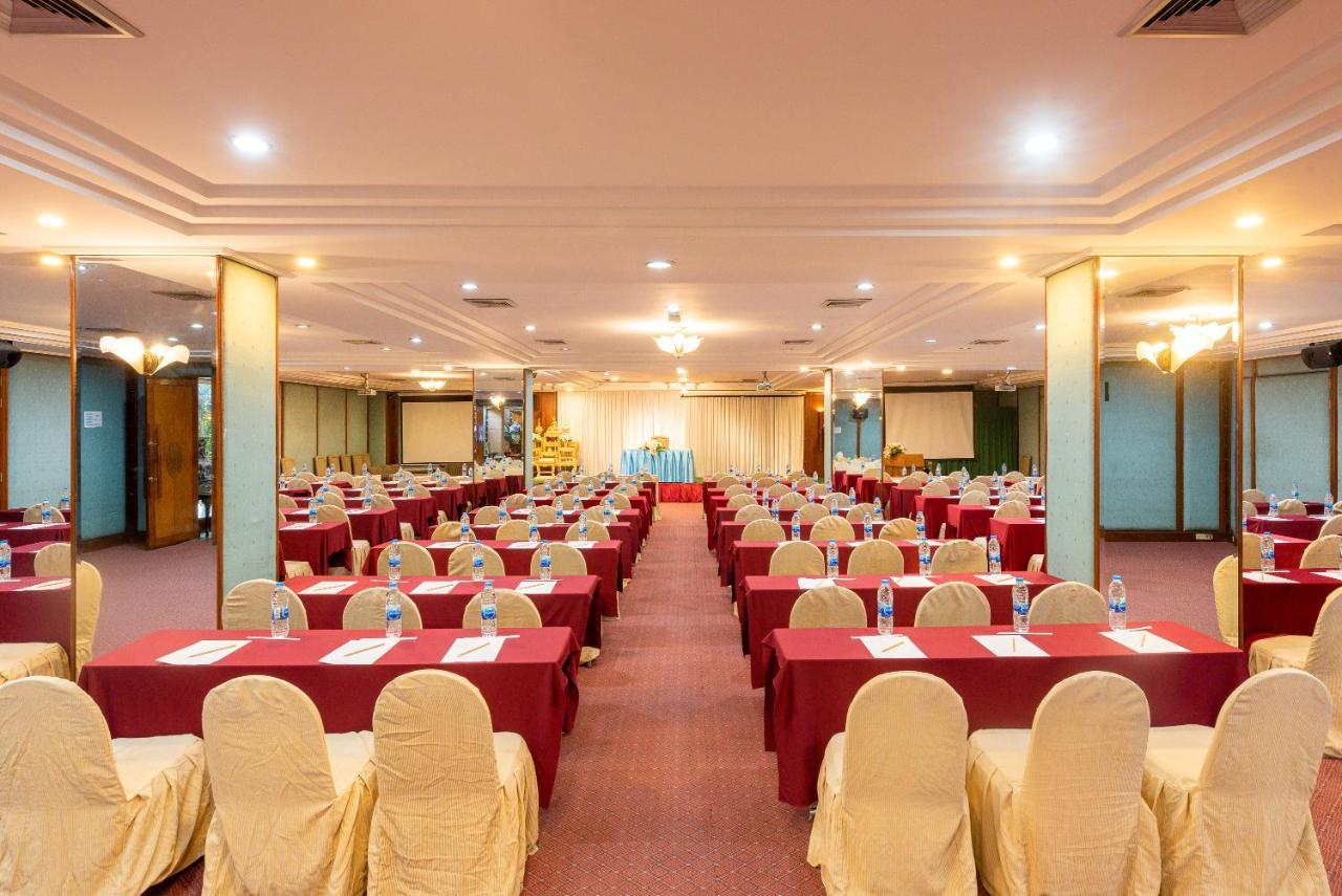 Nonthaburi Palace Hotel Exterior photo