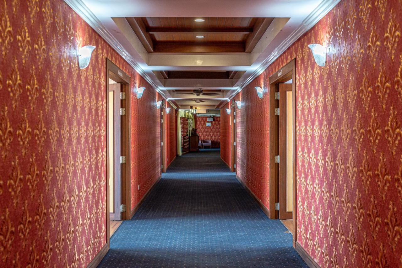 Nonthaburi Palace Hotel Exterior photo
