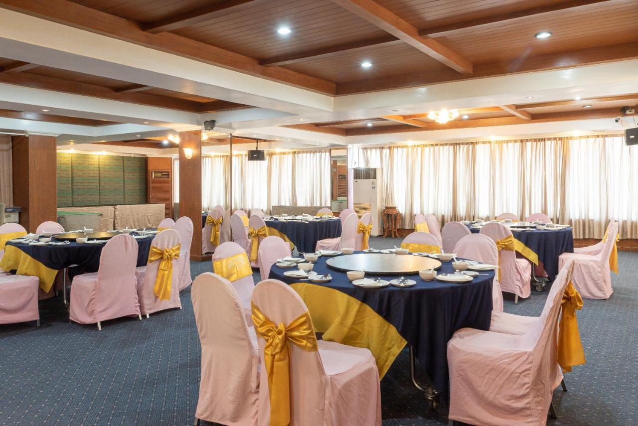 Nonthaburi Palace Hotel Exterior photo