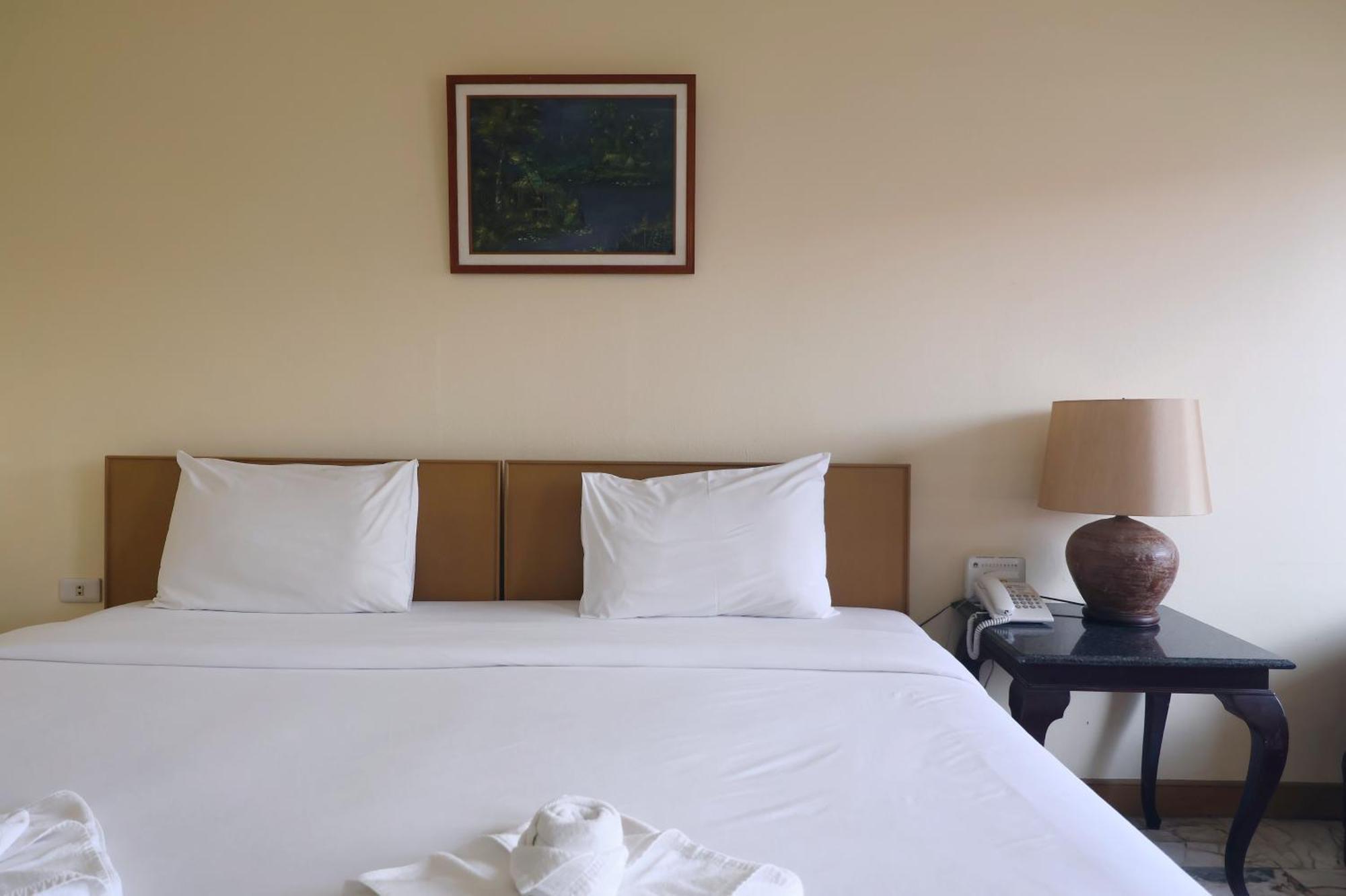 Nonthaburi Palace Hotel Exterior photo
