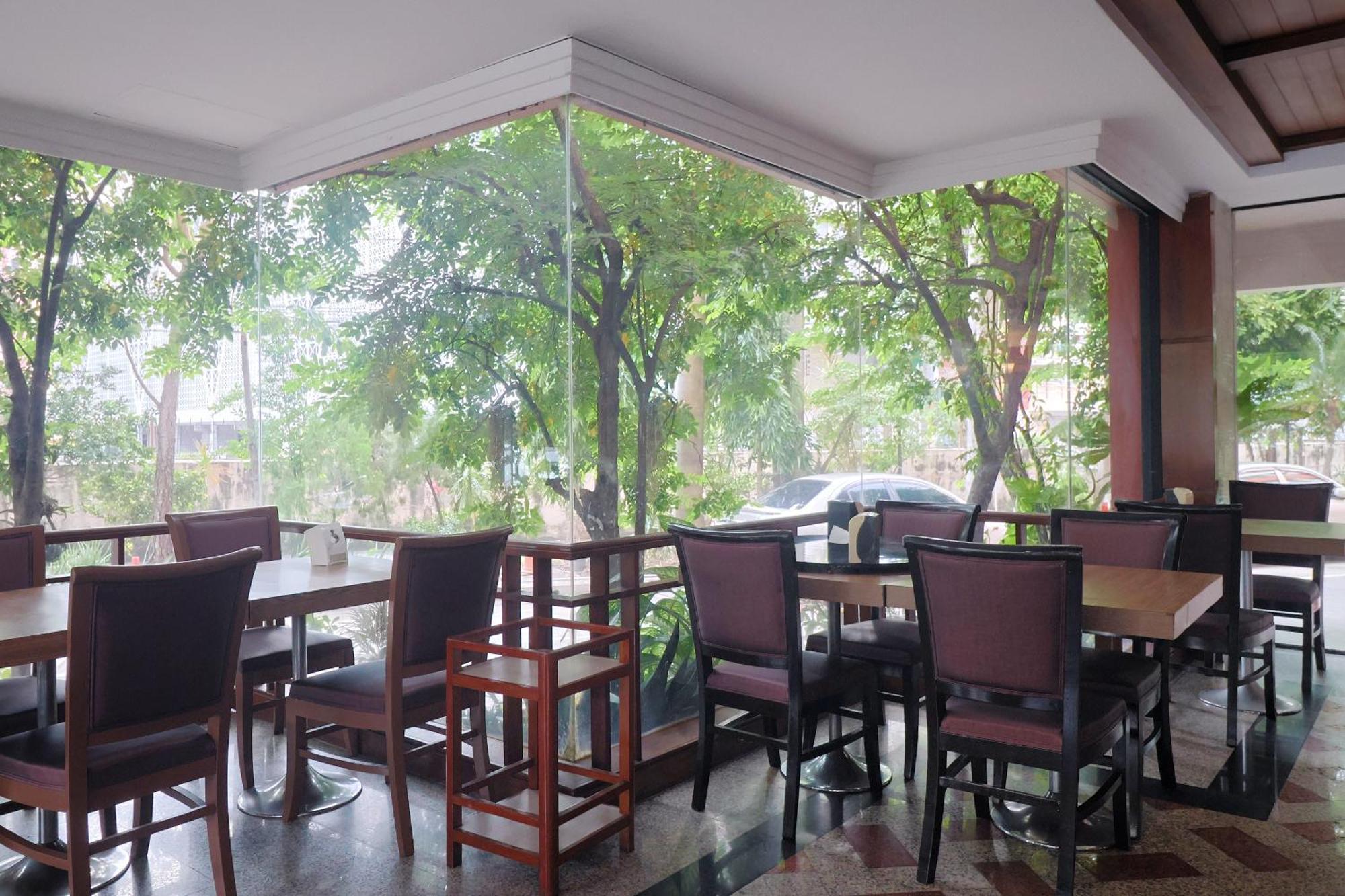 Nonthaburi Palace Hotel Exterior photo