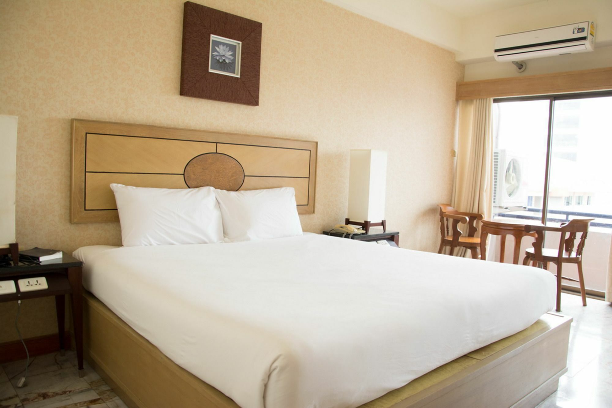 Nonthaburi Palace Hotel Exterior photo